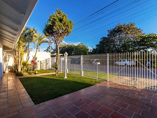 Casa com 170m² 3 quartos e 2 banheiros, à venda, no bairro Guabirotuba em Curitiba
