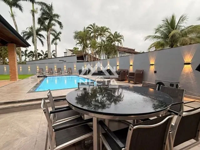 Casa com 900m² 6 quartos e 3 banheiros, para alugar, no bairro Tabatinga em Caraguatatuba