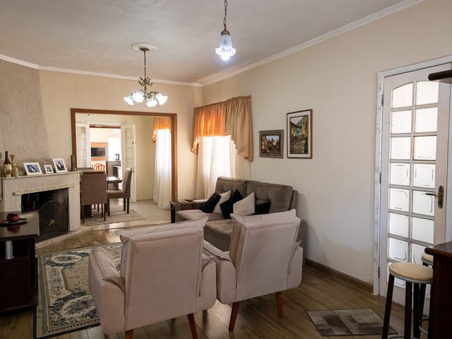 Casa com 350m² 3 quartos e 2 banheiros, à venda, no bairro Areal em Pelotas