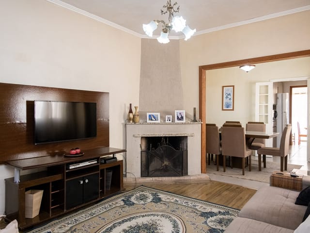 Casa com 350m² 3 quartos e 2 banheiros, à venda, no bairro Areal em Pelotas
