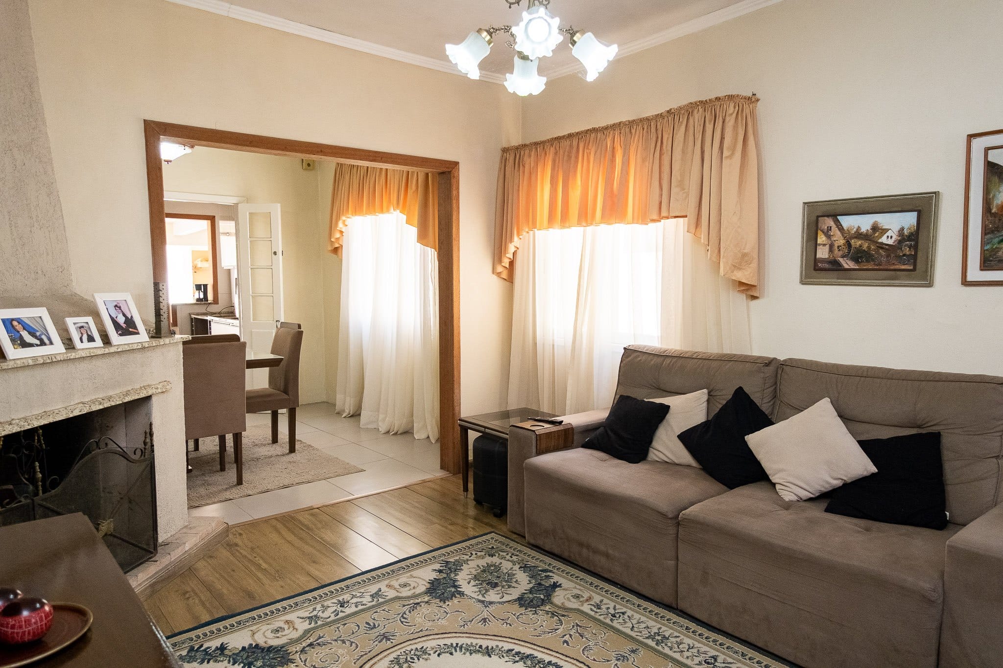 Casa à venda no Areal, Pelotas – 350 m², 3 quartos (sendo 1 suíte), piscina, churrasqueira e 4 vagas de garagem.