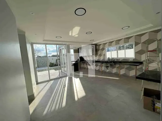 Casa com 348m² 3 quartos e 3 banheiros, à venda, no bairro Jardim Celeste em Jundiaí