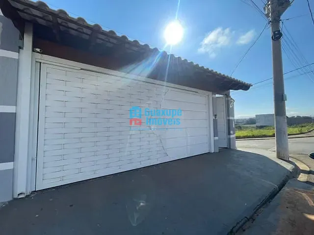 Casa 3 quartos e 3 banheiros, à venda, no bairro Jardim Aeroporto em Guaxupé