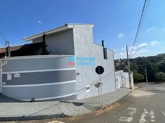 Casa 3 quartos e 3 banheiros, à venda, no bairro Jardim Aeroporto em Guaxupé