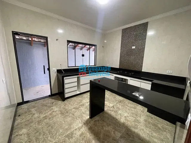 Casa 3 quartos e 3 banheiros, à venda, no bairro Jardim Aeroporto em Guaxupé