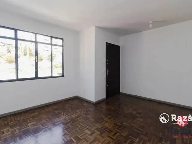 Casa 3 quartos e 1 banheiro, para alugar, no bairro Guabirotuba em Curitiba