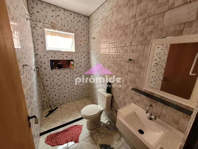 Casa com 75m² 2 quartos e 2 banheiros, à venda, no bairro Massaguaçu em Caraguatatuba
