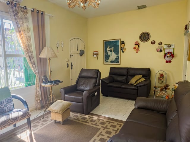 Casa com 625m² 4 quartos e 3 banheiros, à venda, no bairro Areal em Pelotas