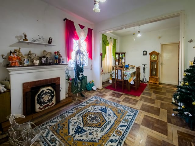 Casa com 625m² 4 quartos e 3 banheiros, à venda, no bairro Areal em Pelotas