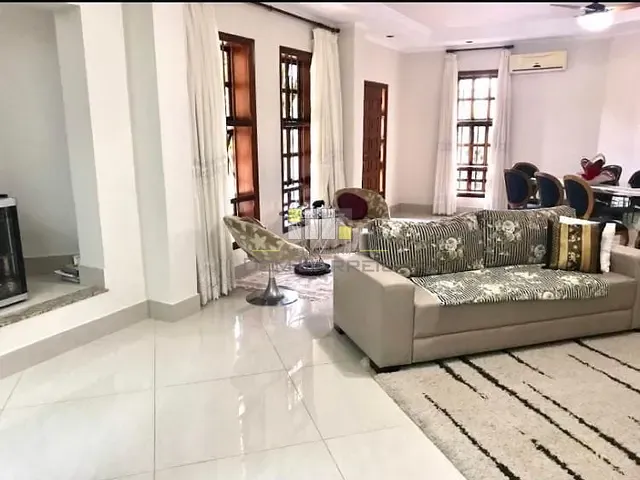 Casa com 720m² 4 quartos e 3 banheiros, à venda, no bairro Vila Menuzzo em Sumaré