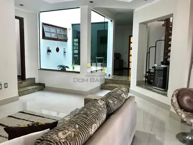 Casa com 720m² 4 quartos e 3 banheiros, à venda, no bairro Vila Menuzzo em Sumaré
