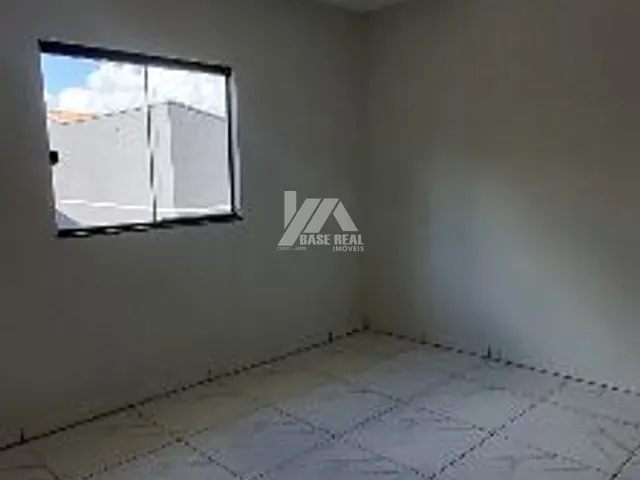 Casa 2 quartos e 1 banheiro, à venda, no bairro Contorno em Ponta Grossa
