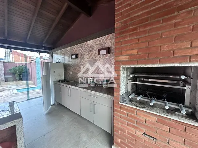 Casa com 450m² 4 quartos e 3 banheiros, à venda, no bairro Prainha em Caraguatatuba