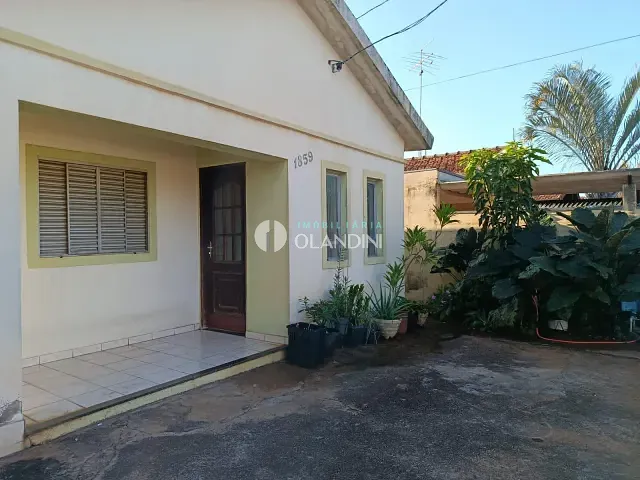 Casa com 325m² 2 quartos e 1 banheiro, à venda, no bairro Vila São Vicente em Artur Nogueira