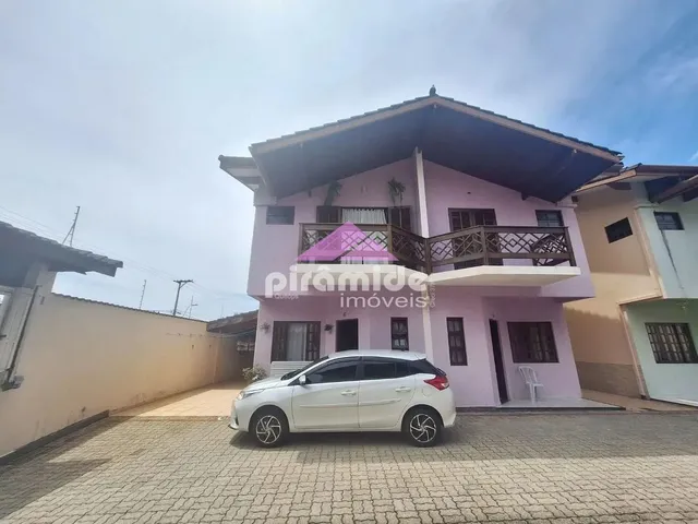 Casa com 104m² 3 quartos e 4 banheiros, à venda, no bairro Massaguaçu em Caraguatatuba