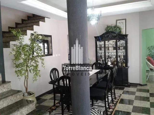 Casa com 299m² 4 quartos e 3 banheiros, à venda, no bairro Órfãs em Ponta Grossa