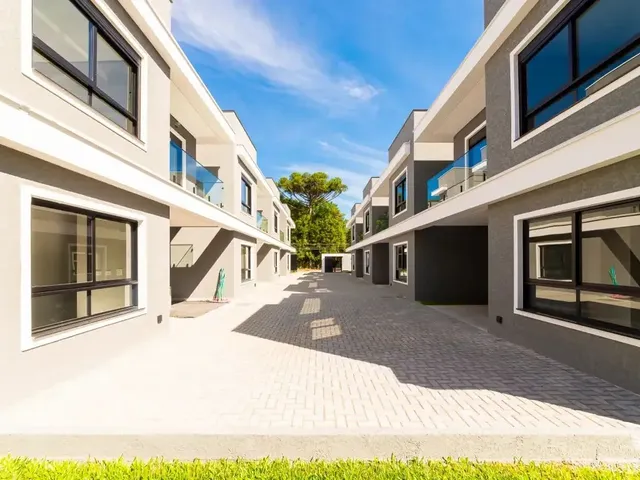 Casa 3 quartos e 3 banheiros, à venda, no bairro Santa Felicidade em Curitiba