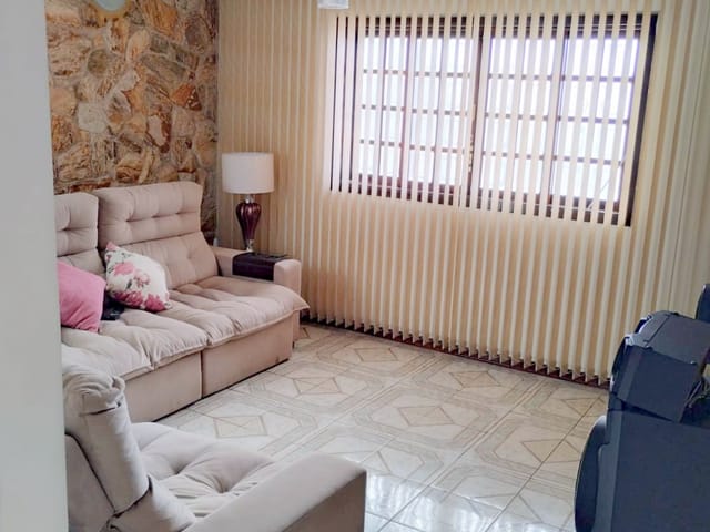 Casa com 94m² 3 quartos e 2 banheiros, à venda, no bairro Parque Santa Clara em Guaratinguetá