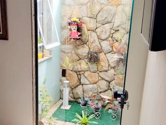Casa com 94m² 3 quartos e 2 banheiros, à venda, no bairro Parque Santa Clara em Guaratinguetá
