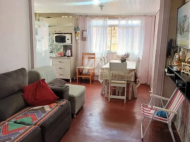 Casa 2 quartos e 1 banheiro, à venda, no bairro Vila Carli em Guarapuava