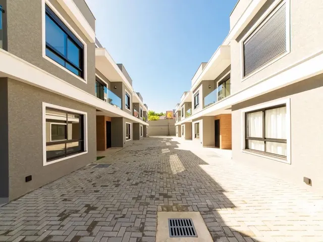 Casa 3 quartos e 3 banheiros, à venda, no bairro Santa Felicidade em Curitiba