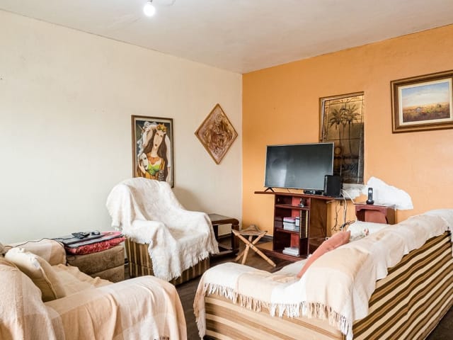 Casa com 300m² 4 quartos e 3 banheiros, à venda, no bairro Três Vendas em Pelotas