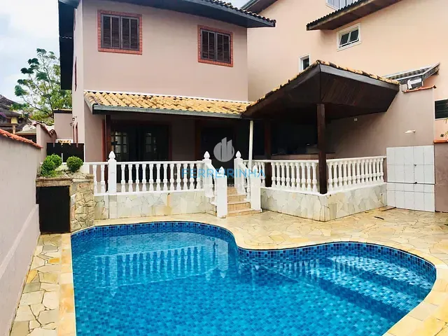 Casa com 295m² 4 quartos e 4 banheiros, para alugar, no bairro Urbanova em São José dos Campos