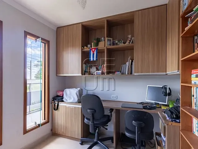 Casa com 450m² 4 quartos e 4 banheiros, à venda, no bairro Conjunto Residencial Vivendas do Arvoredo em Londrina