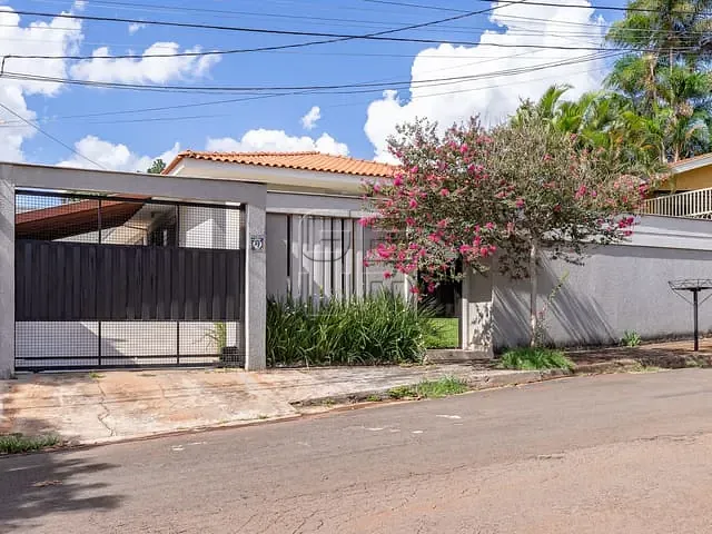 Casa com 450m² 4 quartos e 4 banheiros, à venda, no bairro Conjunto Residencial Vivendas do Arvoredo em Londrina