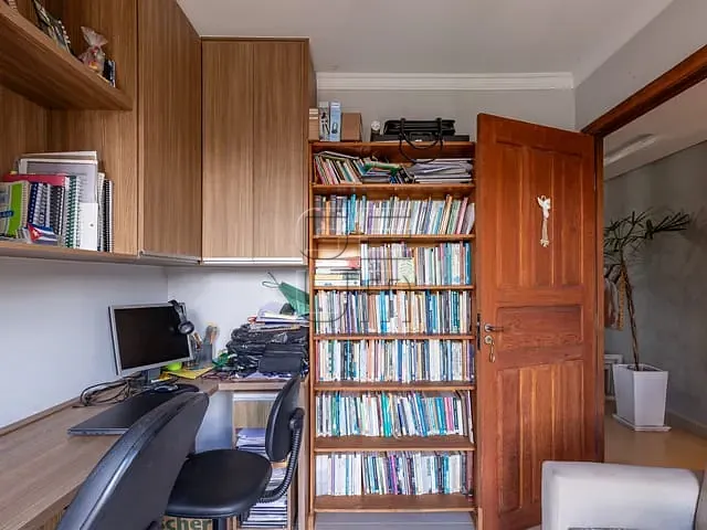 Casa com 450m² 4 quartos e 4 banheiros, à venda, no bairro Conjunto Residencial Vivendas do Arvoredo em Londrina