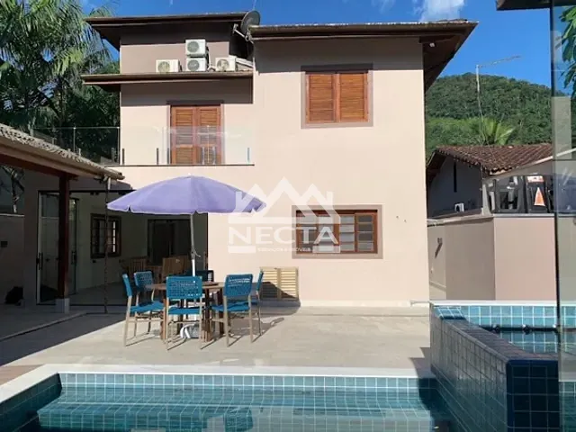 Casa 4 quartos e 4 banheiros, à venda, no bairro Mar Verde II em Caraguatatuba