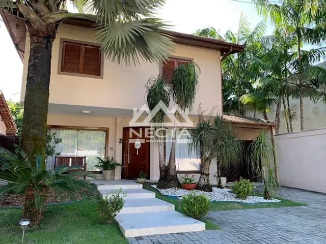 Casa 4 quartos e 4 banheiros, à venda, no bairro Mar Verde II em Caraguatatuba