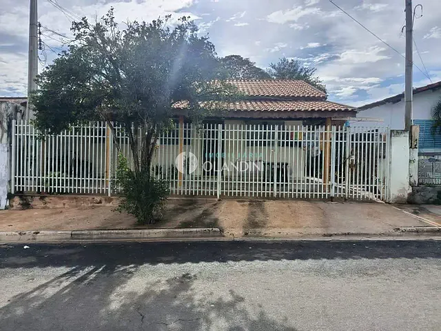 Casa com 205m² 3 quartos e 1 banheiro, à venda, no bairro Jardim Planalto III em Artur Nogueira