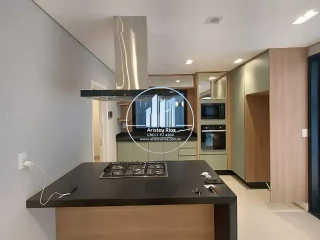 Casa com 360m² 3 quartos e 4 banheiros, à venda, no bairro Jardim Altaville em Pouso Alegre