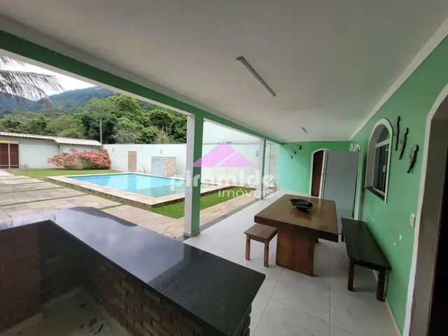 Casa com 360m² 3 quartos e 2 banheiros, à venda, no bairro Verde Mar em Caraguatatuba