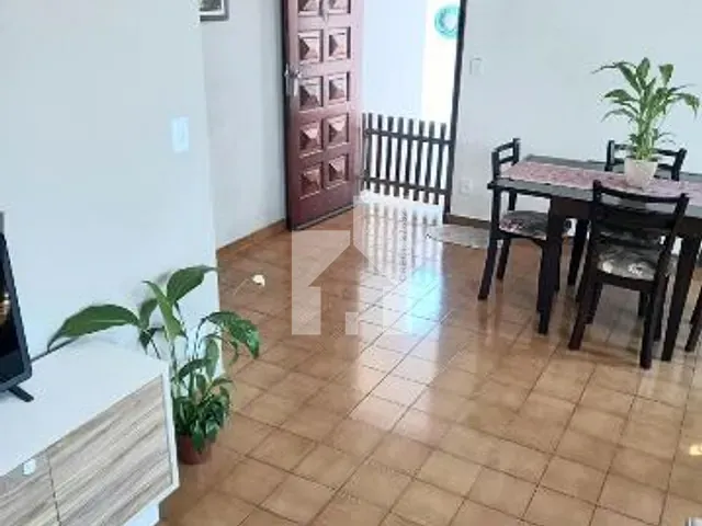 Casa com 250m² 3 quartos e 2 banheiros, à venda, no bairro Jardim Pacaembu em Jundiaí