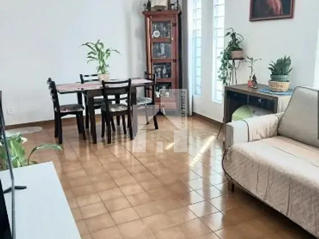 Casa com 250m² 3 quartos e 2 banheiros, à venda, no bairro Jardim Pacaembu em Jundiaí