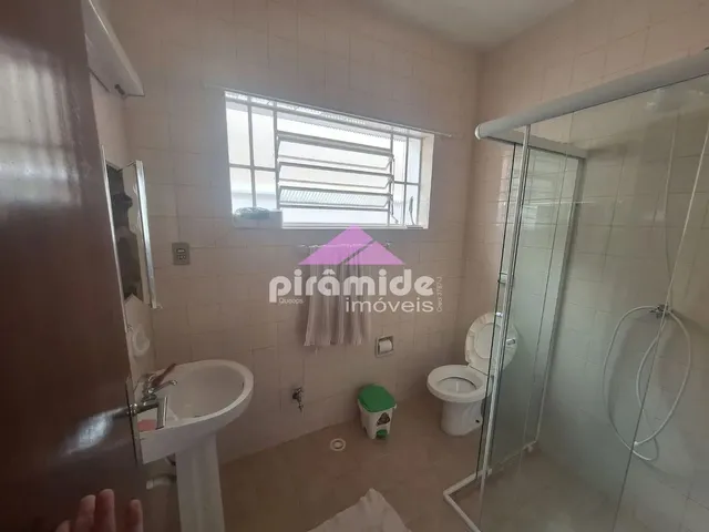 Casa com 300m² 3 quartos e 2 banheiros, à venda, no bairro Jardim do Sol em Caraguatatuba