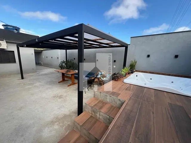 Casa com 250m² 2 quartos e 2 banheiros, à venda, no bairro Vila Comercial em Jundiaí