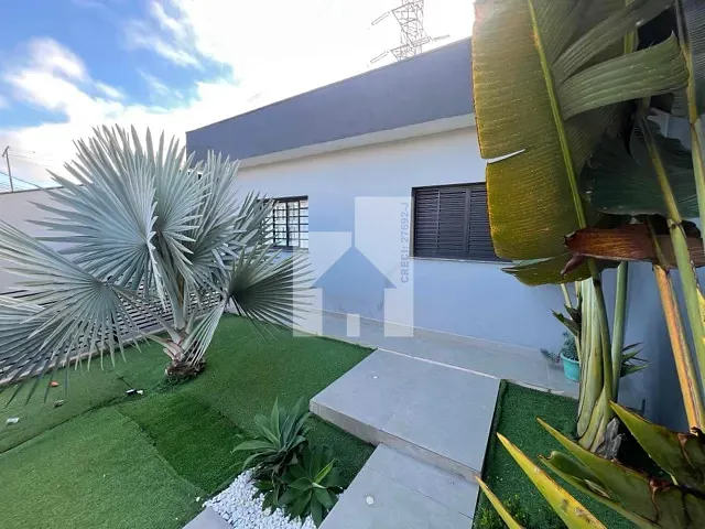 Casa com 250m² 2 quartos e 2 banheiros, à venda, no bairro Vila Comercial em Jundiaí