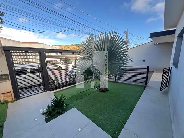 Casa com 250m² 2 quartos e 2 banheiros, à venda, no bairro Vila Comercial em Jundiaí