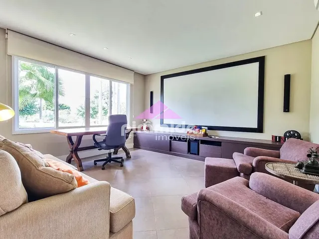 Casa com 1008m² 4 quartos e 6 banheiros, à venda ou para alugar, no bairro Condomínio Residencial Mirante do Vale em Jacareí
