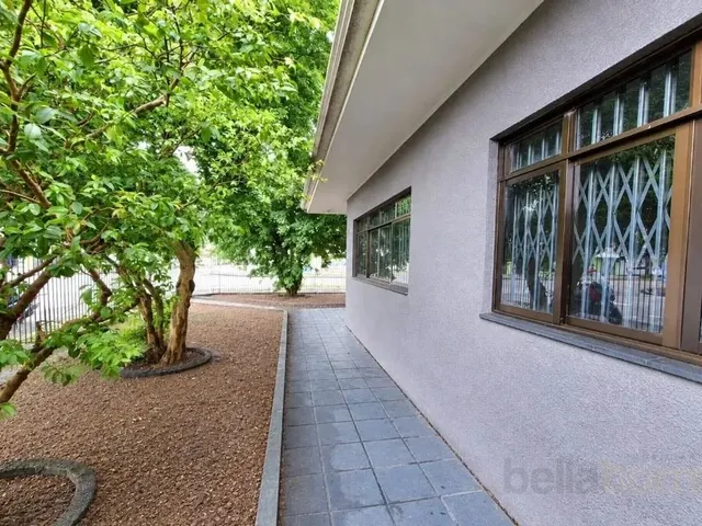 Casa com 364m² 4 quartos e 3 banheiros, à venda, no bairro Cajuru em Curitiba