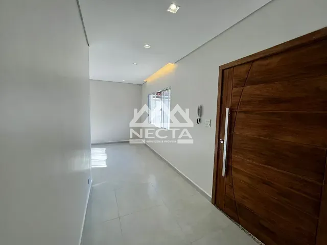 Casa com 100m² 3 quartos e 3 banheiros, para alugar, no bairro Jardim Aruan em Caraguatatuba