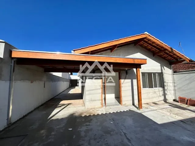 Casa com 100m² 3 quartos e 3 banheiros, para alugar, no bairro Jardim Aruan em Caraguatatuba