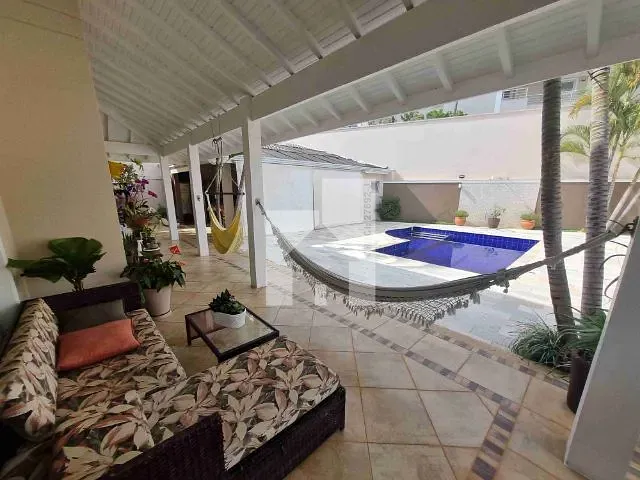Casa com 550m² 4 quartos e 3 banheiros, à venda, no bairro Portal do Paraíso II em Jundiaí