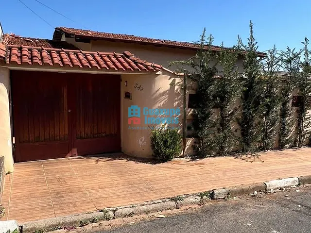 Casa com 200m² 3 quartos e 2 banheiros, à venda, no bairro Parque dos Municípios I em Guaxupé