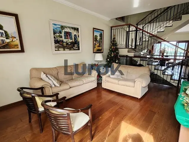 Casa com 207m² 4 quartos e 5 banheiros, à venda, no bairro Lenheiro em Valinhos