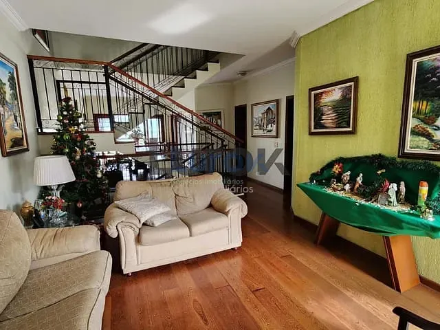 Casa com 207m² 4 quartos e 5 banheiros, à venda, no bairro Lenheiro em Valinhos