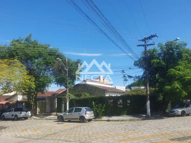 Casa com 500m² 5 quartos e 5 banheiros, à venda, no bairro Sumaré em Caraguatatuba